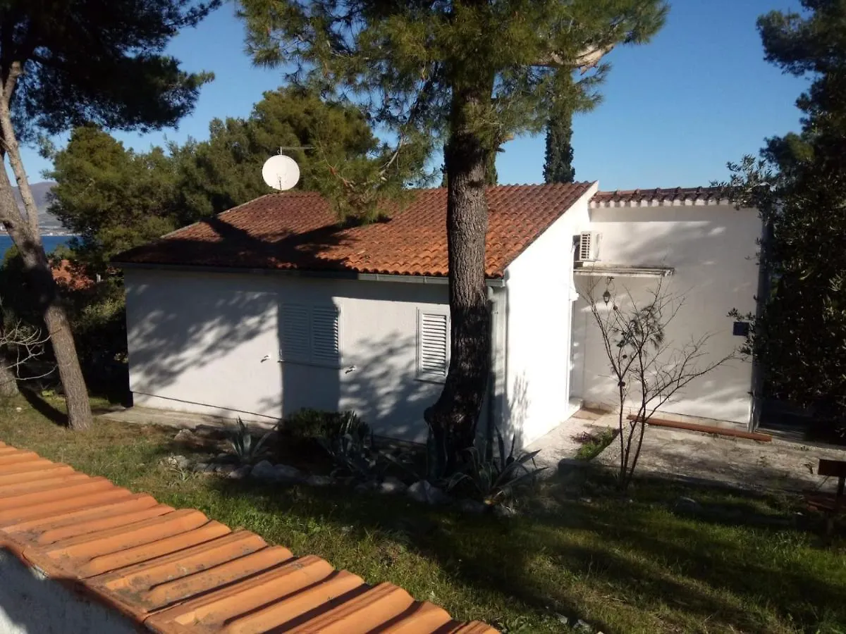 Beach House Black Olive Villa Slatine